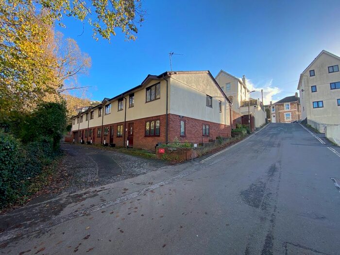 2 Bedroom Flat To Rent In Lower Ellacombe Church Road, Torquay, TQ1