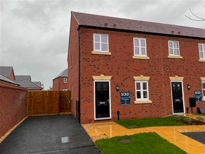 2 Bedroom End Of Terrace House For Sale In Hutchinson Close, Tamworth, B79