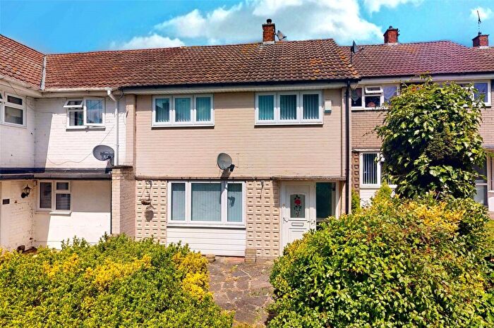 3 Bedroom Terraced House For Sale In Clickett Hill, Basildon, Essex, SS14