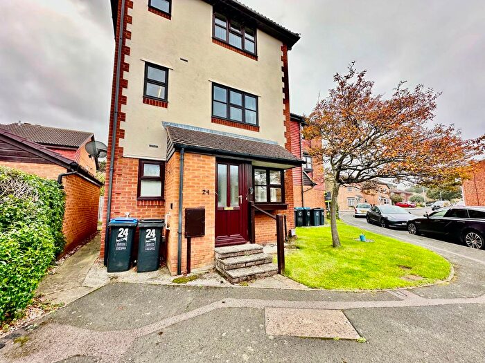 2 Bedroom Flat To Rent In Brandon Way, Birchington, CT7