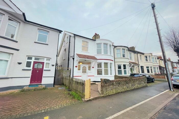 3 Bedroom House To Rent In South Avenue, SS2