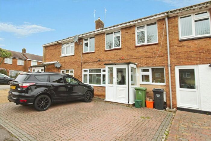 3 Bedroom Terraced House To Rent In Latchetts Shaw, Kingswood, SS16