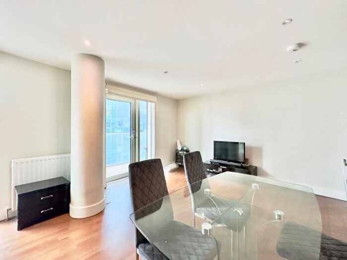 2 Bedroom Apartment To Rent In Crawford Building, Aldgate East, London, E1