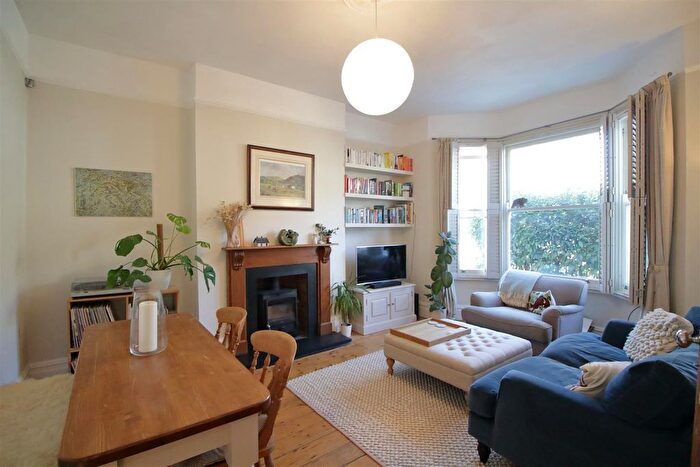 1 Bedroom Flat To Rent In Sudbourne Road, London, SW2