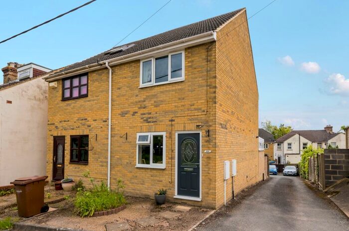 2 Bedroom Semi-Detached House For Sale In Bradley Road Upper Halling, ME2