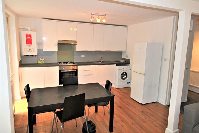 4 Bedroom Maisonette To Rent In Reedham Close, Tottenham Hale, N17