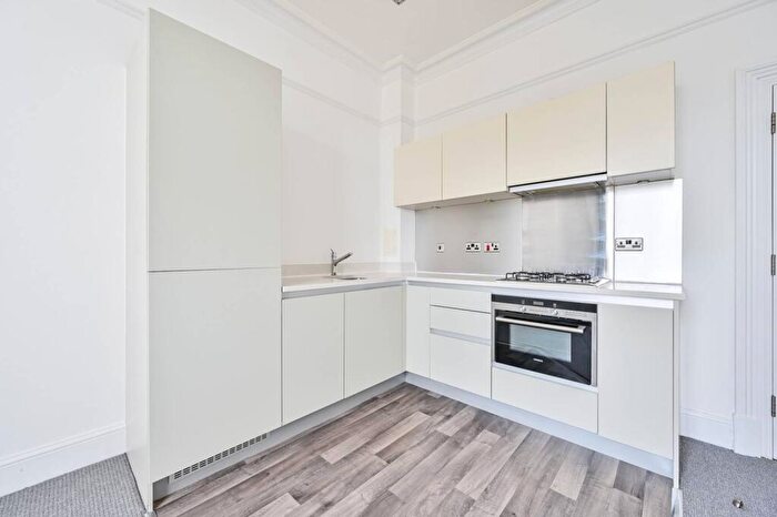 1 Bedroom Flat To Rent In Langhorne Street, Woolwich, London, SE18