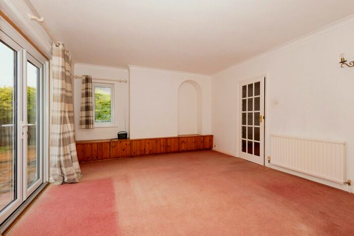 2 Bedroom Bungalow For Sale In Leewood Way, Effingham, Leatherhead, Surrey, KT24