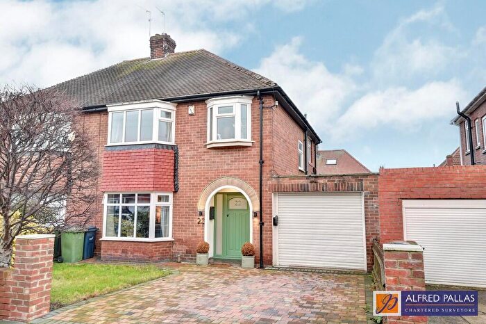 3 Bedroom Semi Detached House For Sale In Queens Avenue, Seaburn, SR6