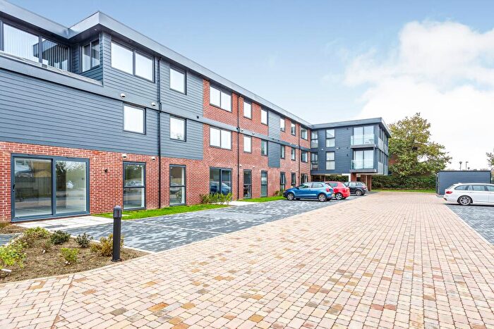 2 Bedroom Flat To Rent In Willow Park, Leigh Road, PO9