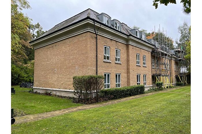 1 Bedroom Apartment To Rent In Heathside Crescent, Woking, Surrey, GU22