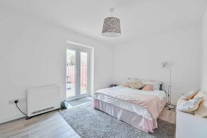 2 Bedroom Bungalow To Rent In Oakhill Road, Norbury, London, SW16