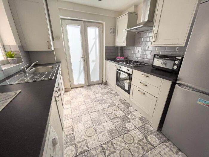 4 Bedroom Terraced House To Rent In Saxony Road, L7