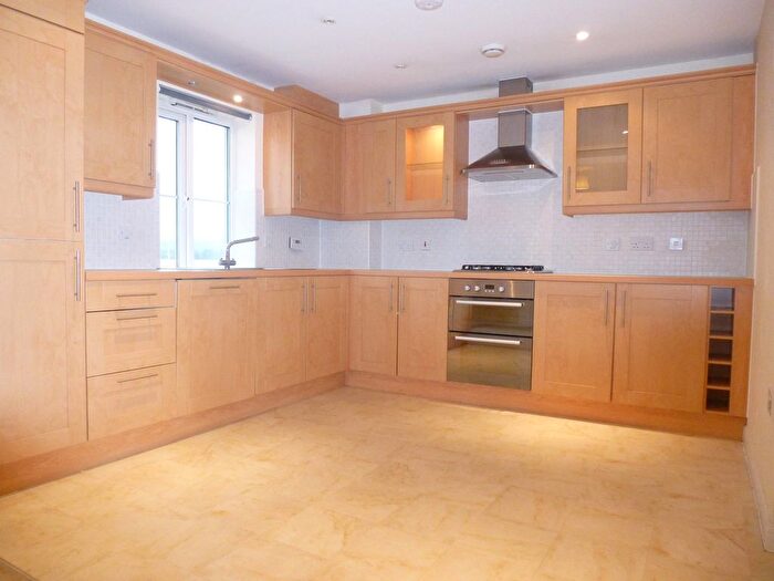 2 Bedroom Flat To Rent In Ffordd James Mcghan, Cardiff, CF11