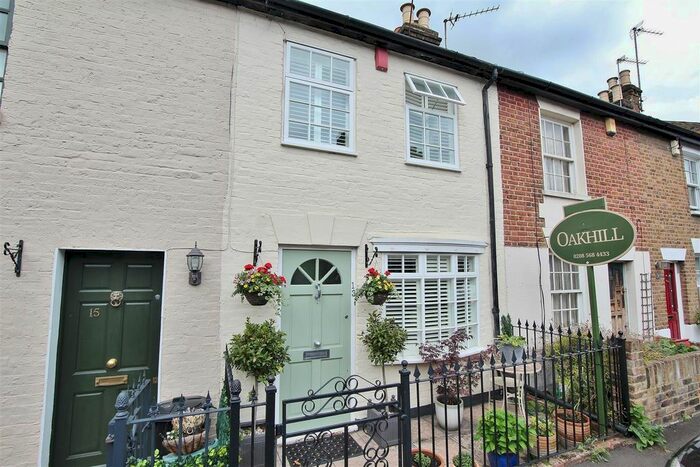 2 Bedroom Property To Rent In Tolson Road, Isleworth, TW7