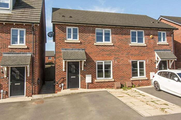 3 Bedroom Semi Detached House For Sale In Wilson Grove, Market Harborough, LE16