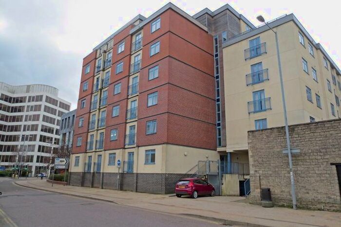 1 Bedroom Flat To Rent In Wellington Street, Swindon, SN1