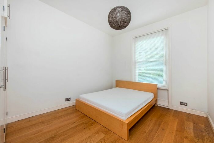 2 Bedroom Flat To Rent In Gratton Road, London, W14