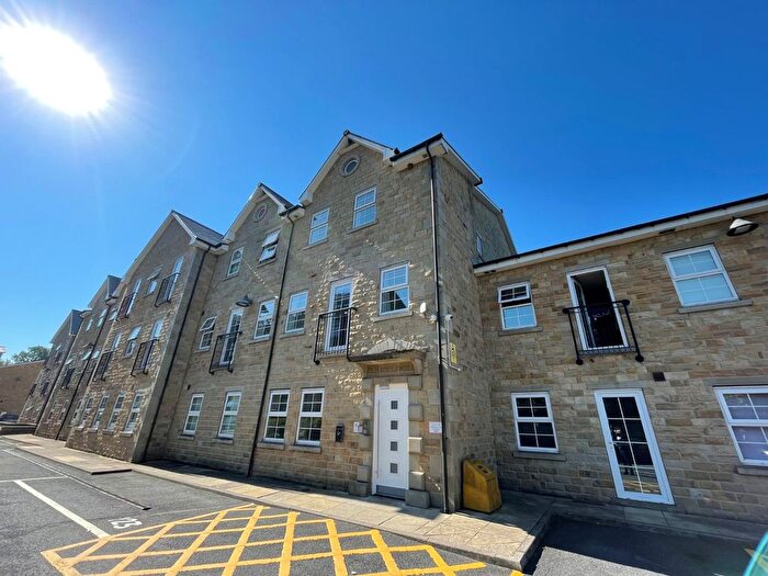 2 Bedroom Flat To Rent In Wood Street, Bingley, West Yorkshire, BD16