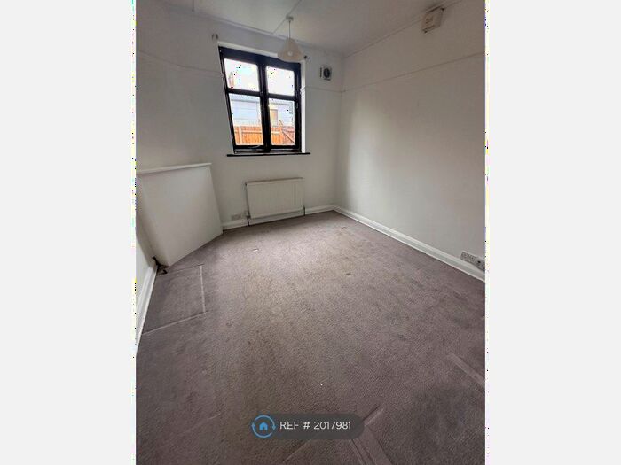 2 Bedroom Maisonette To Rent In Norbiton Avenue, Kingston Upon Thames, Surrey, KT1