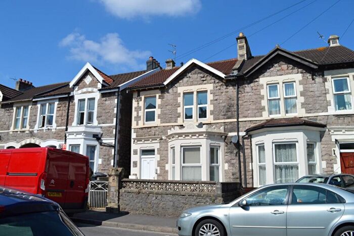 2 Bedroom Flat To Rent In Jubilee Road, Weston Super Mare, BS23