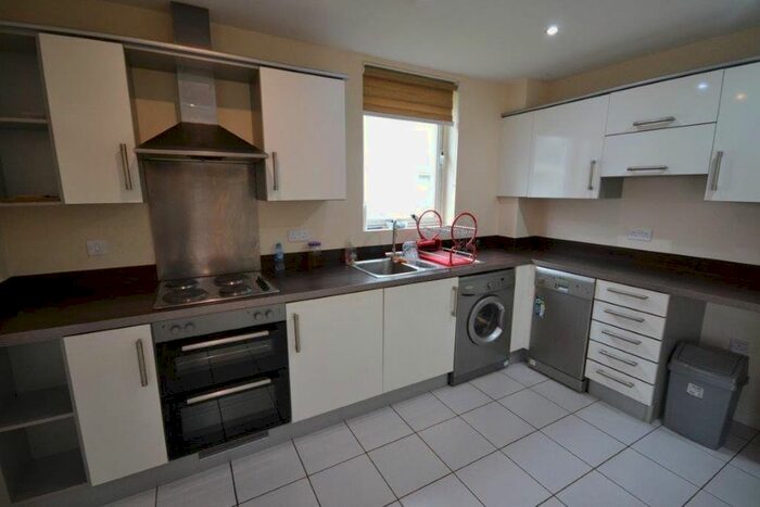2 Bedroom Maisonette To Rent In Watkin Road, Leicester, LE2