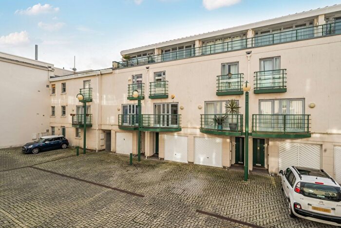 4 Bedroom Town House To Rent In Golden Lane, Brighton, BN1