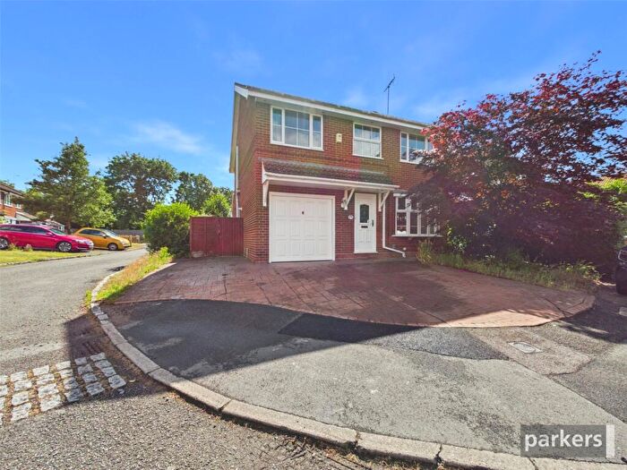 4 Bedroom Detached House For Sale In Hawker Way, Woodley, Reading, Berkshire, RG5