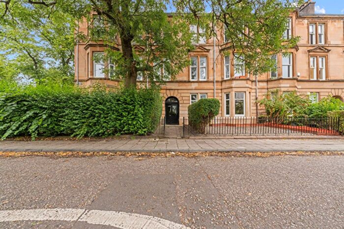 3 Bedroom Flat To Rent In Holyrood Crescent, Glasgow City, Glasgow, G20