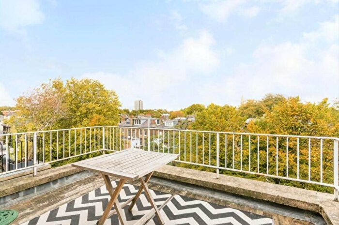 2 Bedroom Apartment To Rent In Harcourt Terrace, London, SW10