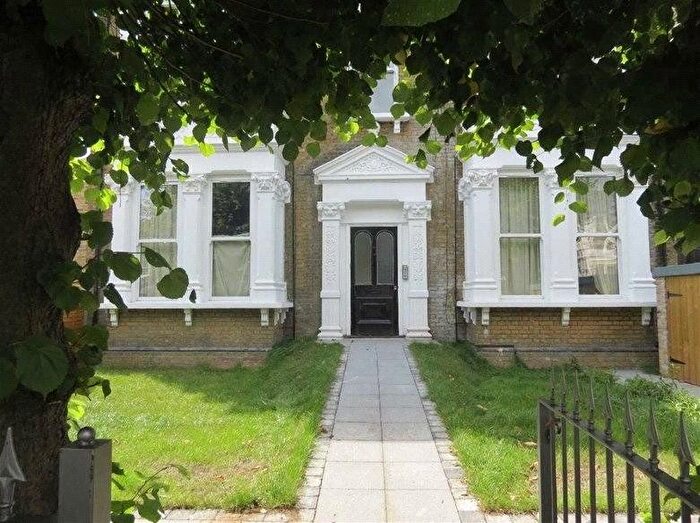 2 Bedroom Flat To Rent In Queens Road, Leytonstone, E11