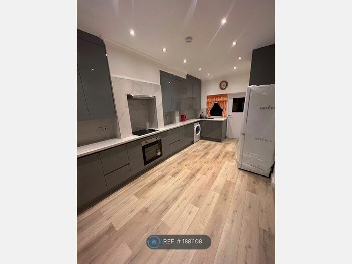 3 Bedroom Terraced House To Rent In London, London, E13