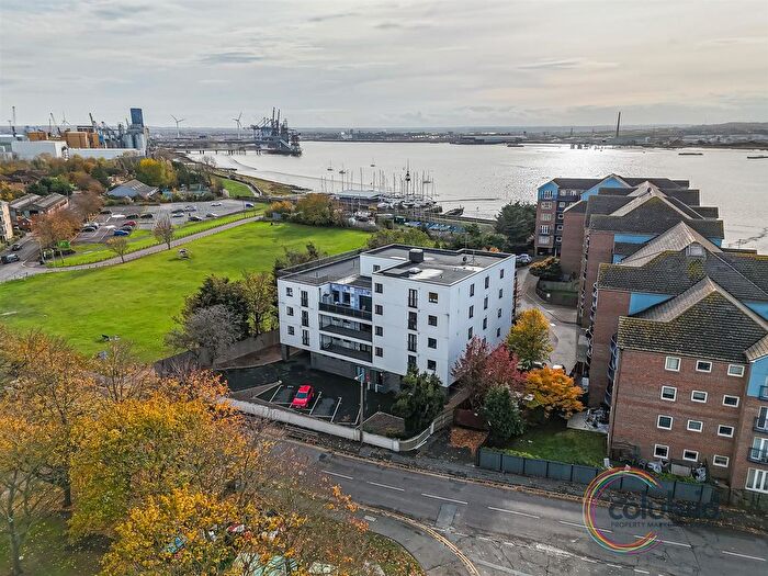 2 Bedroom Flat For Sale In Athenaeum Apartments, Argent Street, Grays, RM17