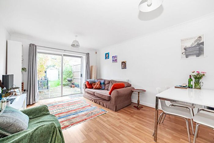 3 Bedroom House To Rent In Banfield Road, Peckham, London, SE15