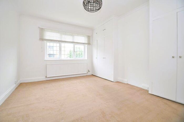 2 Bedroom Maisonette To Rent In Kingston Road, New Malden, KT3