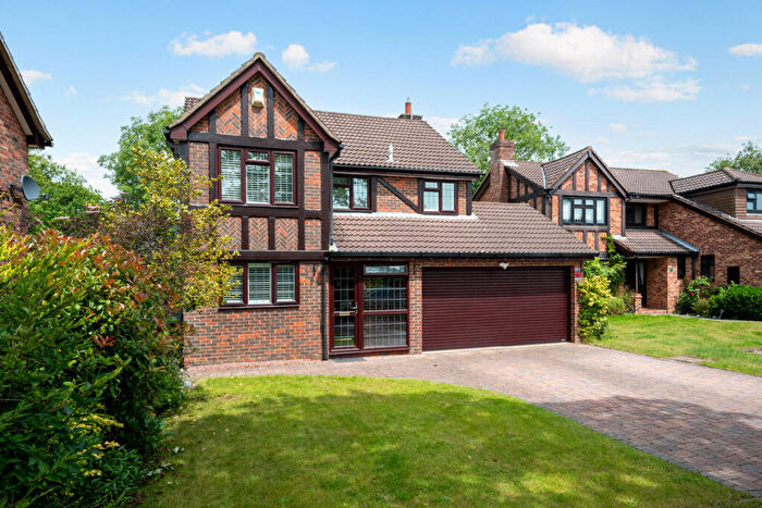 4 Bedroom Detached House For Sale In Ilex Crescent, Locks Heath, Southampton, SO31