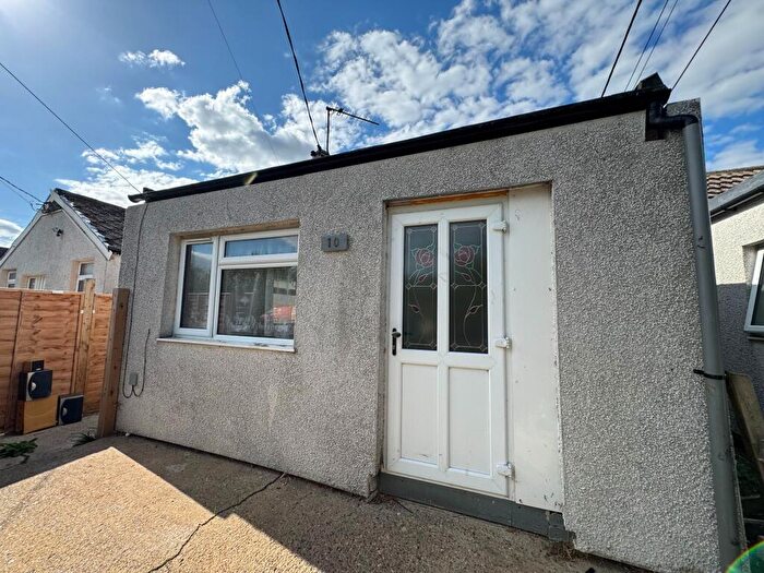 2 Bedroom Chalet To Rent In Midway, Jaywick, Clacton-on-Sea, CO15