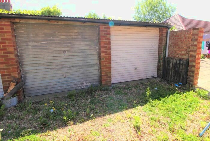 Studio To Rent In Manor Lane, Harlington, Middlesex, UB3