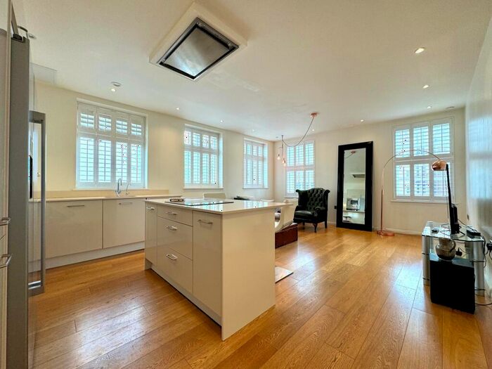 2 Bedroom Apartment To Rent In Old Steine, Brighton, BN1