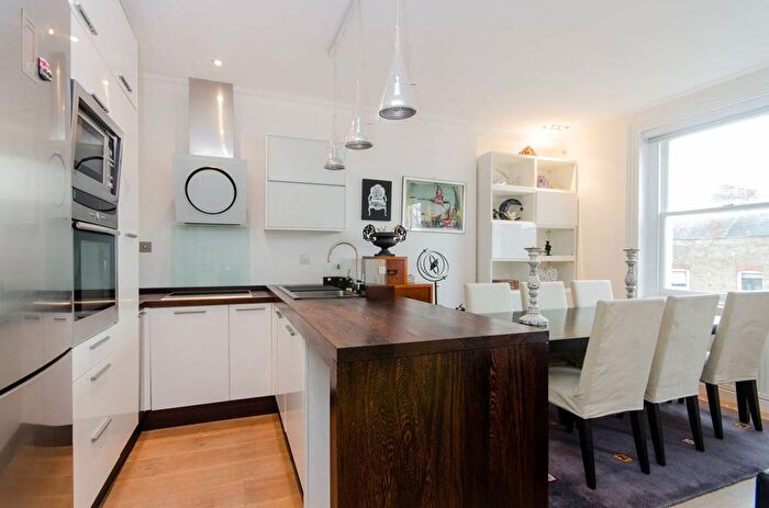 2 Bedroom Flat To Rent In Nevern Square, Earls Court, London, SW5