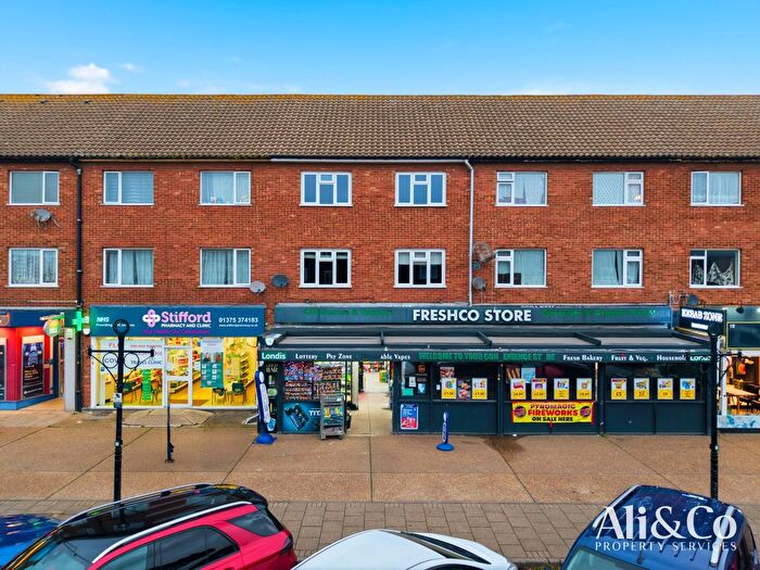 3 Bedroom Maisonette For Sale In Crammavill Street, Grays, RM16