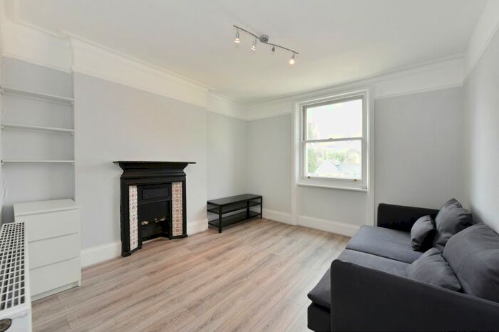 3 Bedroom Flat To Rent In Fulham High Street, Fulham, SW6