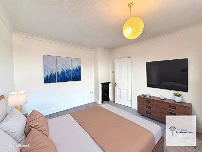 2 Bedroom Flat To Rent In Post Office, Hamble, SO31