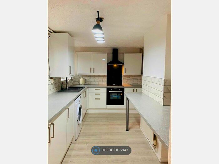 2 Bedroom Maisonette To Rent In Medina Road, Ditton, Aylesford ME20