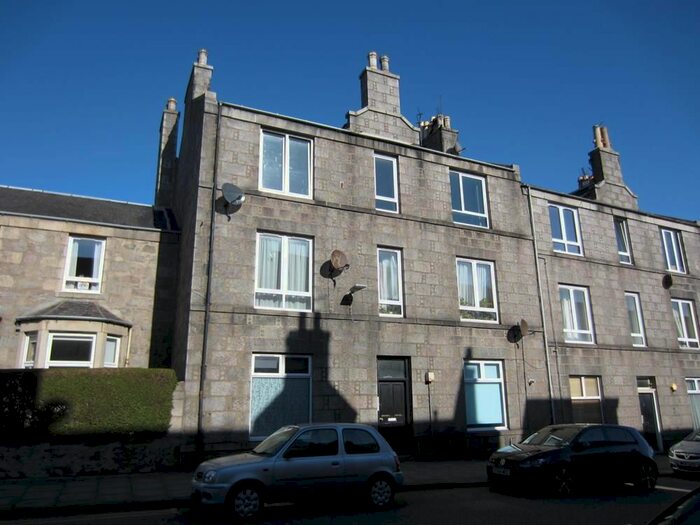 1 Bedroom Flat To Rent In Pittodrie Place, First Floor Right, AB24