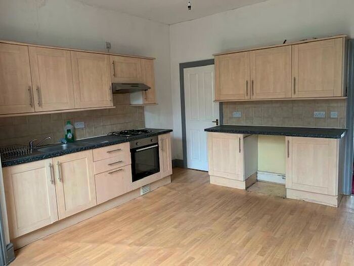 4 Bedroom Terraced House To Rent In Springwood Terrace, Kings Road, Bradford, BD2