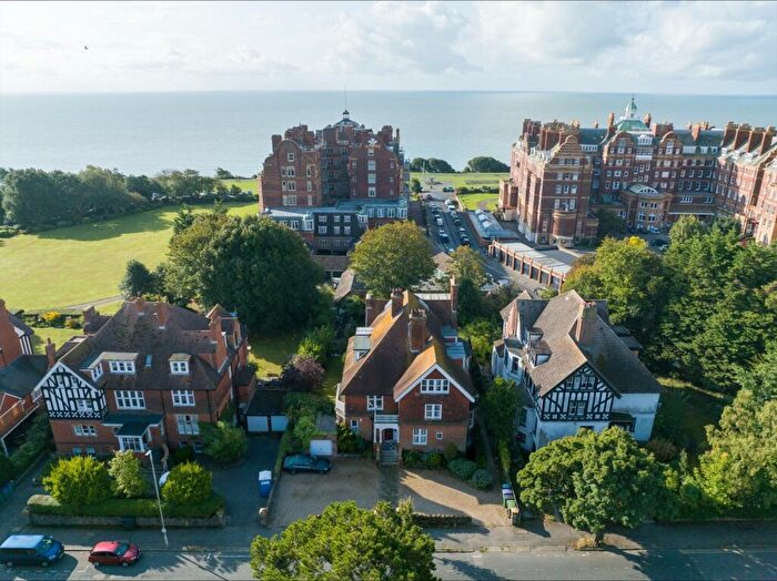 2 Bedroom Flat For Sale In Sandgate Road, Folkestone, Kent, CT20