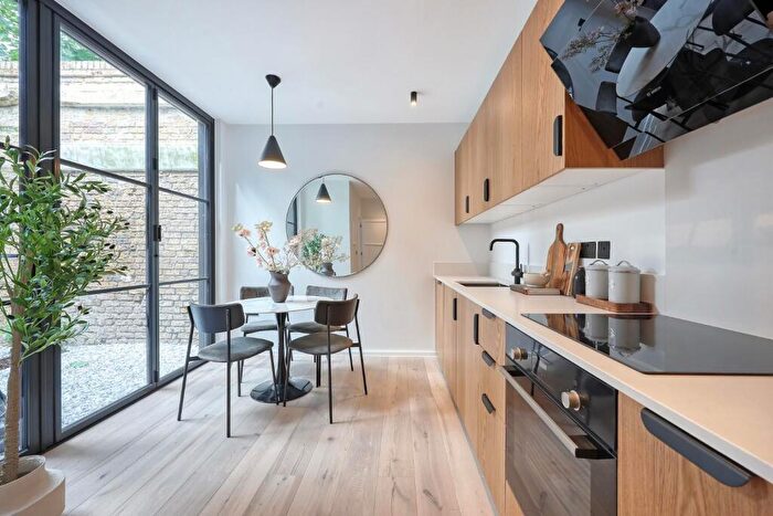 1 Bedroom Duplex For Sale In The Coach Yard, Balmoral Road, London, E10