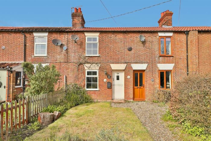 2 Bedroom Cottage For Sale In Spicers Corner, Little Fransham, Dereham, NR19