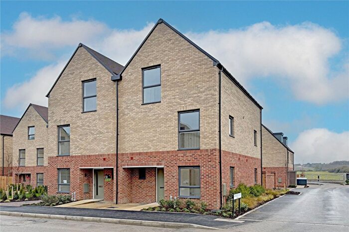 4 Bedroom Semi Detached House For Sale In Netherhall Gardens, Cambridge, CB1